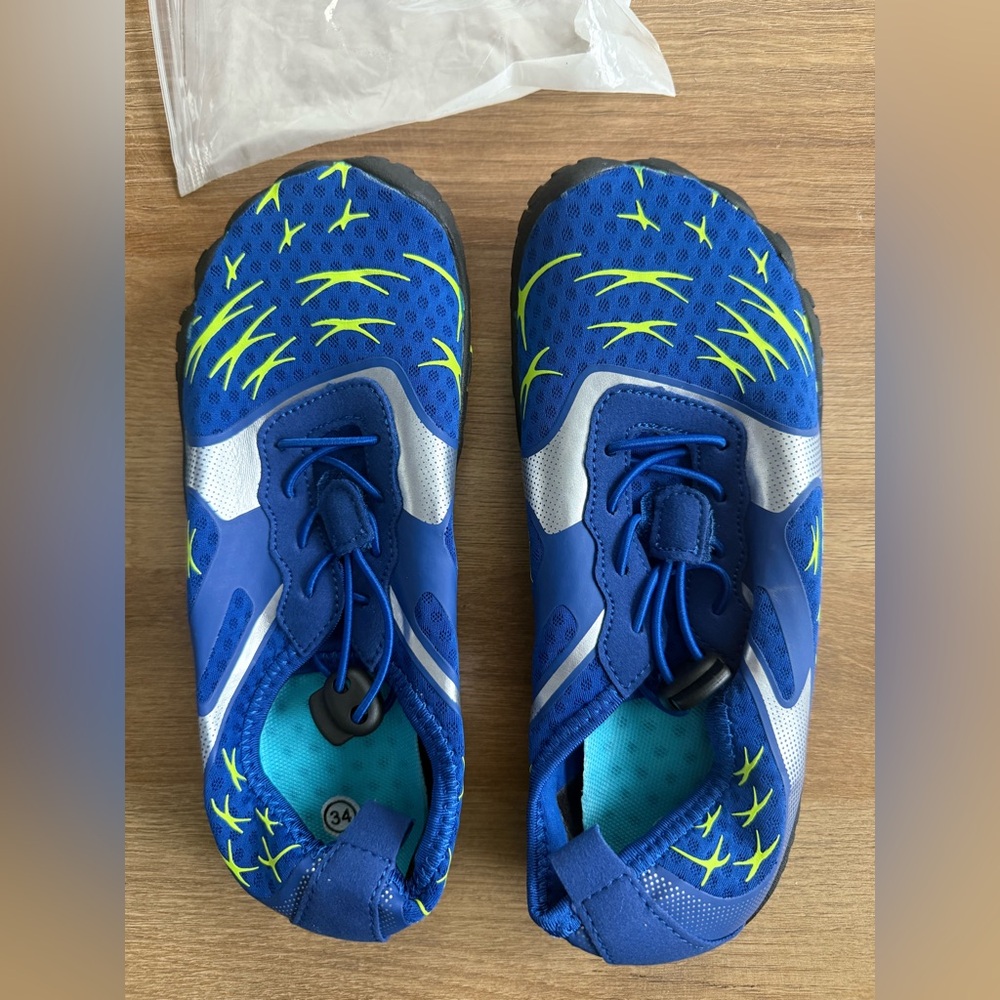 CIOR Kids Water Shoes, Size 4 Big Kid, NEVER WORN